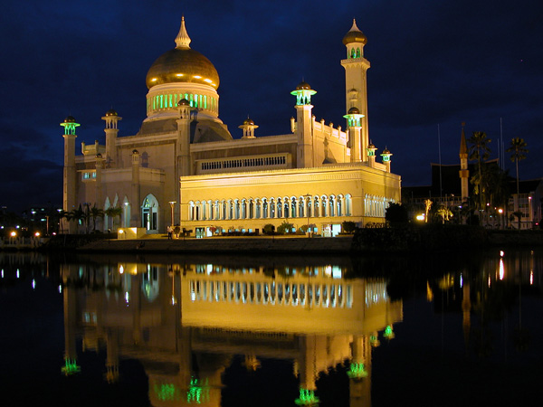 Brunei Sultan Omar Ali Saiffuddien Mosque at Night